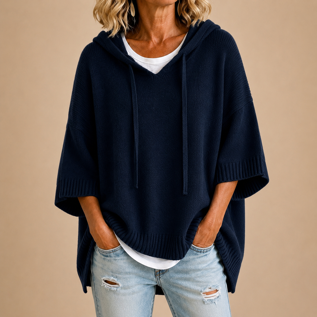 Poncho lavorato a maglia con cappuccio blu navy