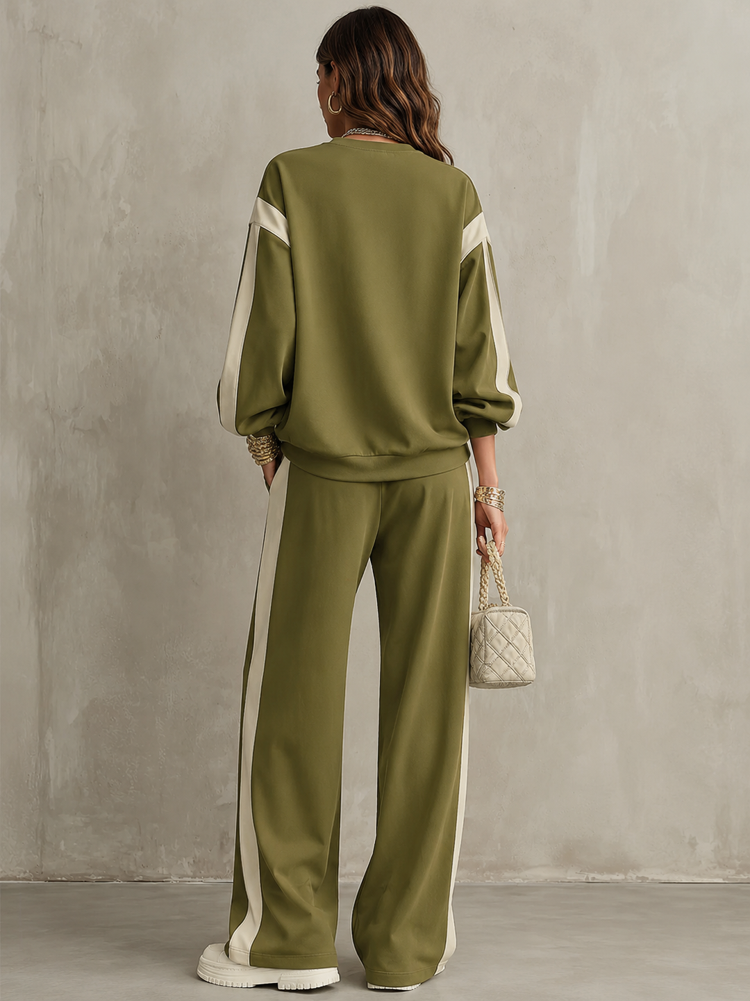 Sonia | Completo casual verde oliva con felpa girocollo e pantaloni ampi con coulisse