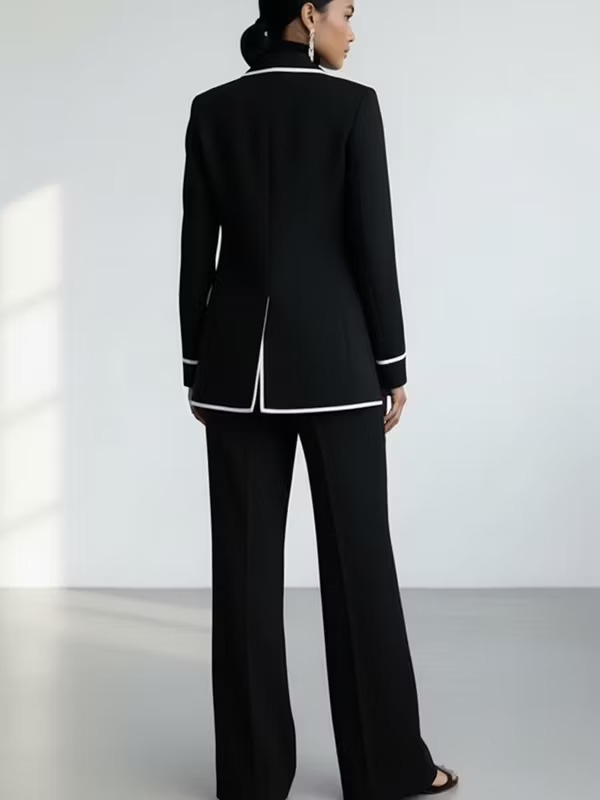 Claudia | Completo due pezzi con blazer rifinito con bordino nero a contrasto e pantaloni a gamba larga
