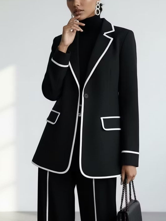 Claudia | Completo due pezzi con blazer rifinito con bordino nero a contrasto e pantaloni a gamba larga